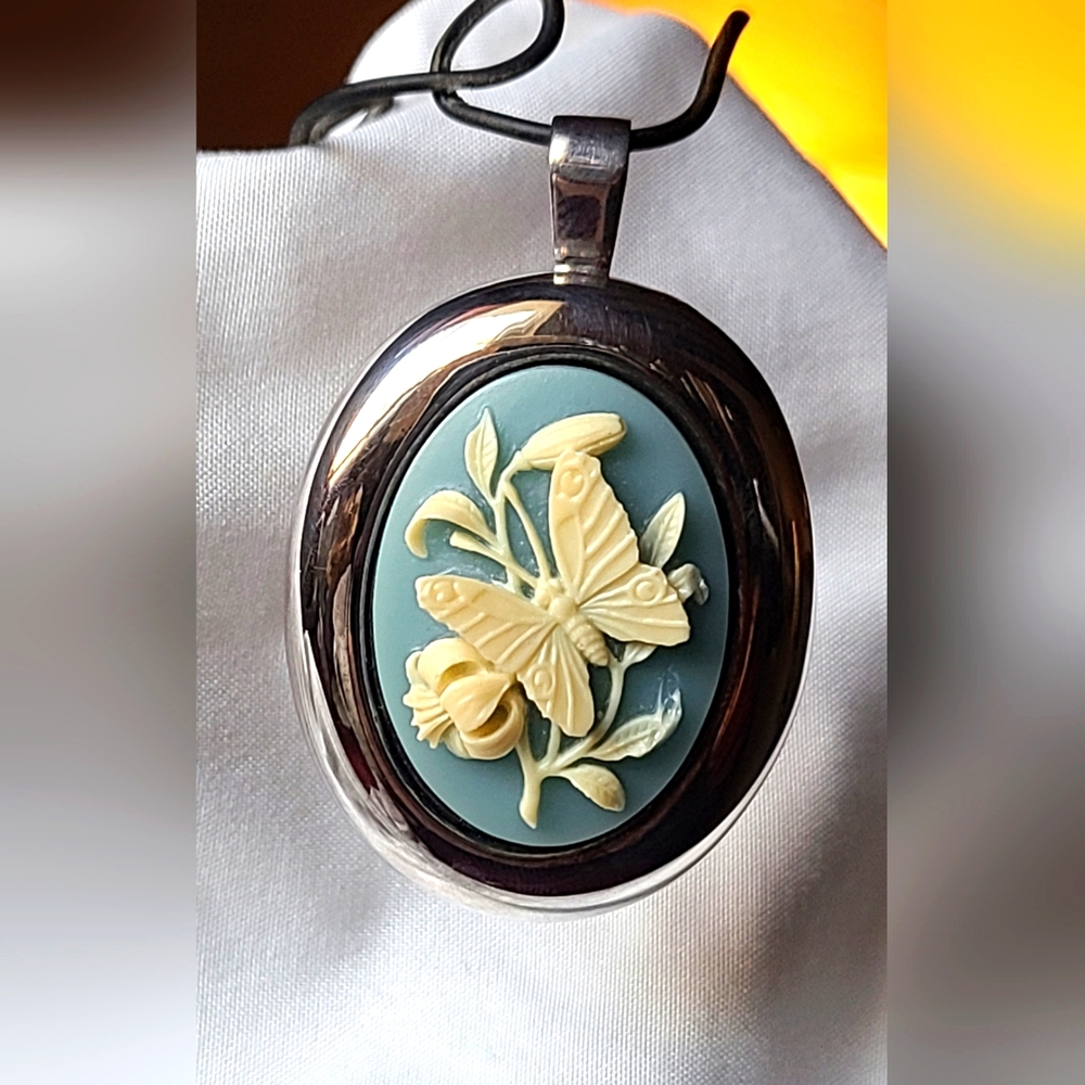 Vintage Milor Necklace Pendant